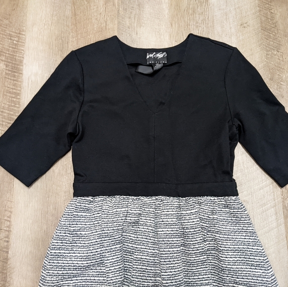 Lord and Taylor Fit and Flare Dress - Picture 4 of 8